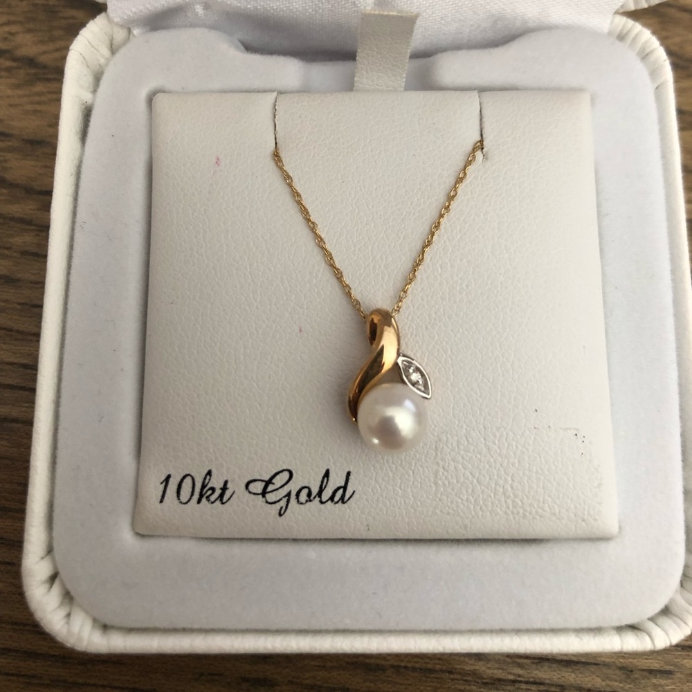 Diamond and Pearl Necklace